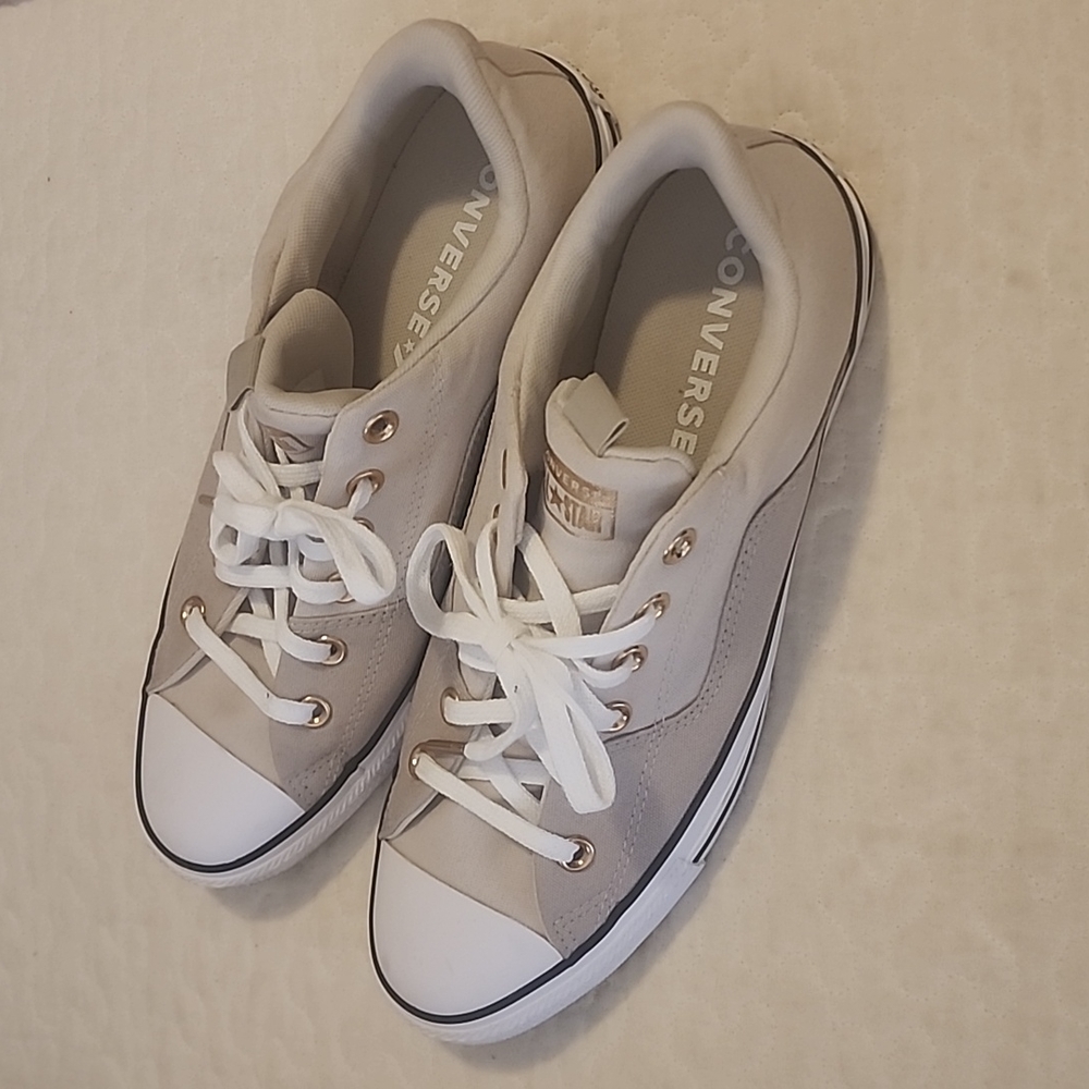 Women's tan size 11 Converse all stars